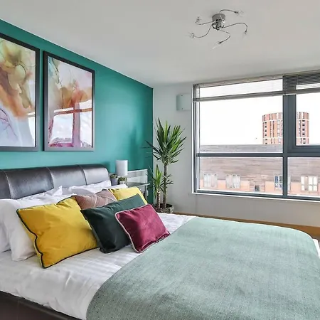 The Exquisite Penthouse Of Leeds - Sleeps 8 *