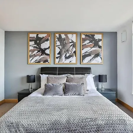 The Exquisite Penthouse Of Leeds - Sleeps 8 *